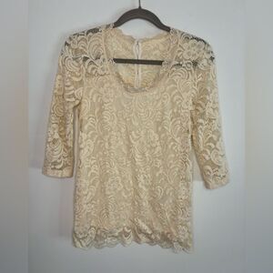 Mamalicious EUC cream lace long sleeve maternity top Size medium